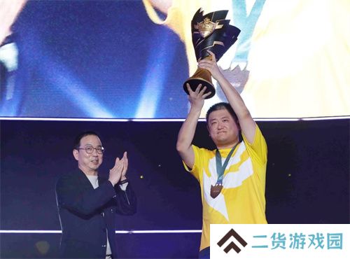 魔灵召唤:SWC2024世界总决赛 ‘命小宝’荣耀夺冠 魔灵召唤:SWC2024世界总决赛 ‘命小宝’荣耀夺冠